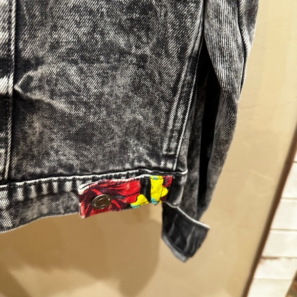 LOVE this jacket so many cool details - Picture 9 of 10